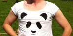 Mama-Panda im neuen Shirt